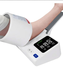 Cargar imagen en el visor de la galería, monitor de presión arterial para el hogar con pantalla grande y anuncios de voz. Simplemente extienda el brazo para medir, es fácil de usar. BAUMANÓMETRO