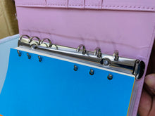 Cargar imagen en el visor de la galería, Organizador de ahorro de dinero A6, carpeta de presupuesto de cuero PU, cuaderno