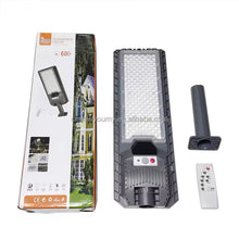 Cargar imagen en el visor de la galería, Luz Solar superbrillante mejorada para jardín, lámpara Solar para exteriores, Sensor de movimiento, focos de calle de alta potencia, iluminación para exteriores 600 W. MOD ZE-2161