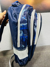 Cargar imagen en el visor de la galería, Mochila combo de niños con luz MOD 3163