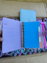 Cargar imagen en el visor de la galería, Organizador de ahorro de dinero A6, carpeta de presupuesto de cuero PU, cuaderno