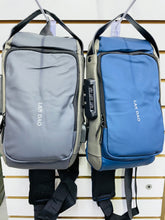 Cargar imagen en el visor de la galería, Bolso de hombro multifunción antirrobo USB para hombre, bandolera cruzada de viaje