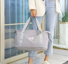Cargar imagen en el visor de la galería, Bolso de viaje de tela Oxford para mujer, maleta de viaje de hombro informal, a la moda y escalable, bolsas de Yoga impermeables de gran capacidad MOD 2022-15