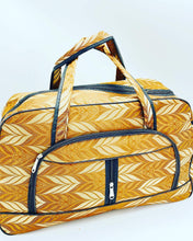 Cargar imagen en el visor de la galería, Maleta económica varios diseños MOD 250-1 y 250-4