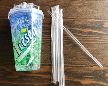 Cargar imagen en el visor de la galería, Botella de agua de mano para adultos, recipiente de hielo para Coca Cola, portátil, anticaída, resistente al desgaste, novedad MOD VAS-035