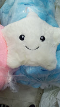 Cargar imagen en el visor de la galería, Cojines decorativos con luz brillante para niños, muñecos de peluche de estrellas LED MOD L-2 35 cm BLANCO - mychinashop.com