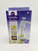 Cargar imagen en el visor de la galería, Pistola de decoración de galletas de plástico, prensa para galletas, conjunto de utensilios de horneado para repostería, molde de paja MOD GH5219