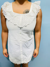 Cargar imagen en el visor de la galería, Blusa de dama color blanco S,M,L,XL