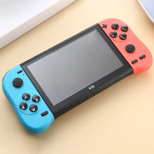 Cargar imagen en el visor de la galería, Consola X50 máx inalambrica contiene 2 controles tipo play con más de 15,000 juegos de play 1, minines, sega, árcade y muchos más, puedes descargarle más juegos, música, imágenes y videos