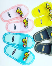 Cargar imagen en el visor de la galería, Sandalia Zapatillas luminosas para niños, zapatos cómodos con luz Led para chico, casa de bebé, calzado antideslizante de PVC suave con dibujo MOD 681