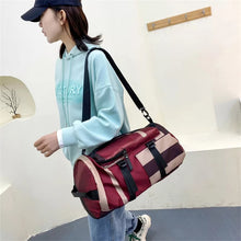 Cargar imagen en el visor de la galería, Maleta deportiva nylon reforzada tipo mochila MOD 6629