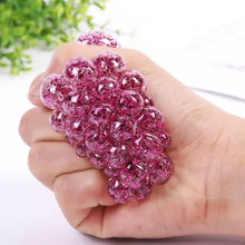 Cargar imagen en el visor de la galería, Pelota de malla para apretar para niños y adultos, bolas de estrés de uva, alivio de la ansiedad, juego sensorial para autismo, alivio del estrés de ventilación cerebros CHICOS MOD A03