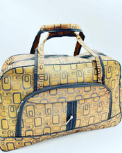 Cargar imagen en el visor de la galería, Maleta económica varios diseños MOD 250-1 y 250-4