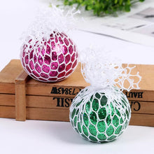 Cargar imagen en el visor de la galería, Pelota de malla para apretar para niños y adultos, bolas de estrés de uva, alivio de la ansiedad, juego sensorial para autismo, alivio del estrés de ventilación cerebros CHICOS MOD A03