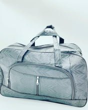 Cargar imagen en el visor de la galería, Maleta económica varios diseños MOD 250-1 y 250-4