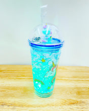 Cargar imagen en el visor de la galería, Vaso de LUZ unicornio con pajilla tapa para niños unicornio MOD XY-2105