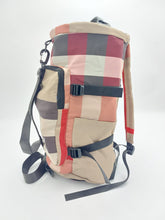 Cargar imagen en el visor de la galería, Maleta deportiva nylon reforzada tipo mochila MOD 6629