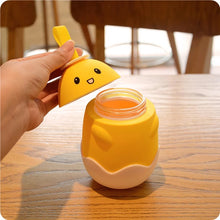 Cargar imagen en el visor de la galería, Taza de agua de doble capa con diseño de huevo de dibujos animados, vaso creativo de vidrio con mango para fitness al aire libre, práctico, personalizado, para oficina y hogar MOD 1618