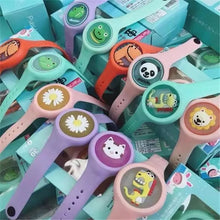 Cargar imagen en el visor de la galería, Pulsera repelente de mosquitos para niños, reloj brillante de Color caramelo, artefacto repelente de mosquitos, GH879