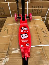 Cargar imagen en el visor de la galería, Scooter niño rojo panda
