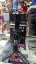 Cargar imagen en el visor de la galería, Palo selfie con luz Q11s
MOD.ZE-2057
