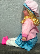 Cargar imagen en el visor de la galería, Muñeca 40 cm
