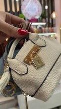 Cargar imagen en el visor de la galería, Bolso monedero MOD C/ CADENA
