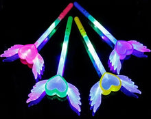 Cargar imagen en el visor de la galería, Varitas mágicas Led para fiesta, varita de alas de corazón de Ángel de hadas con Flash, varitas luminosas para vestido de lujo, accesorios de Ambiente, regalo
