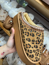 Cargar imagen en el visor de la galería, Pantunfla animal print
