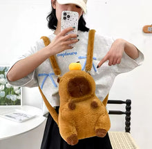 Cargar imagen en el visor de la galería, Capybara-mochila de peluche Kawaii para niños MOD 6613
