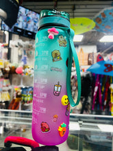 Cargar imagen en el visor de la galería, Vaso motivaciónal 1 lt stickers y 3d Capybara y varios MOD ML1000
