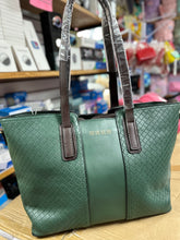 Cargar imagen en el visor de la galería, Bolsa de dama con asa grande HE-93M
