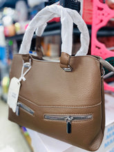 Cargar imagen en el visor de la galería, Bolsa de dama excelente calidad MOD 3108
