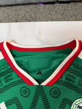 Cargar imagen en el visor de la galería, Playera de Mexico de jugador premium A
