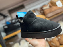Cargar imagen en el visor de la galería, Pantunfla de bota
