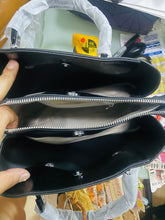Cargar imagen en el visor de la galería, Bolsa de dama con llavero MOD 80915
