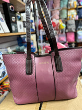 Cargar imagen en el visor de la galería, Bolsa de dama con asa grande HE-93M

