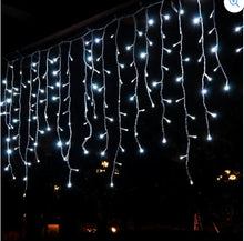 Cargar imagen en el visor de la galería, Cascada de 3 metros 100 focos cambio de luz conexión directa ala luz MOD IC23100
