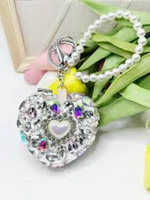 Cargar imagen en el visor de la galería, Espejo plegable accesorio para bolsa de forma de corazón
