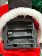 Cargar imagen en el visor de la galería, Santa navideño musical y movimiento MOD HS1338-12
