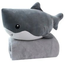 Cargar imagen en el visor de la galería, Almohada con frazada ballena,tiburón,mantarraya,delfín MOD K-9 medida de la frazada 1.00 x 1.80 medida peluche 50 x 31
