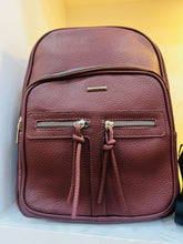 Cargar imagen en el visor de la galería, Bolsa de dama premium vinipiel mochila MOD S932
