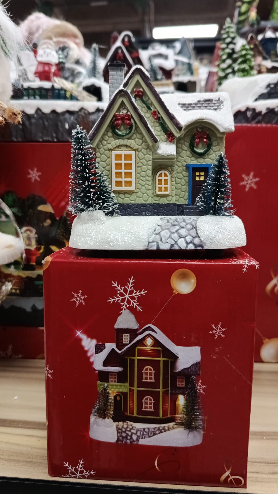 Casita de LED navideña Juego de tres piezas función con batería triple a iluminación, material plástico MOD W221