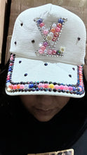 Cargar imagen en el visor de la galería, Gorra de dama decoración de perlas
