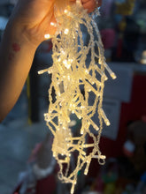 Cargar imagen en el visor de la galería, Cascada de 3 metros 100 focos cambio de luz conexión directa ala luz MOD IC23100
