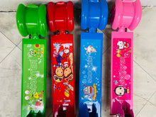 Cargar imagen en el visor de la galería, Patín de metal para niños con luz en llantas 3 alturas diferentes MOD 15714-2
