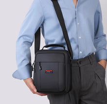 Cargar imagen en el visor de la galería, Bolso cruzado de tela Oxford para hombre, Mochila pequeña de lona MOD 8811
