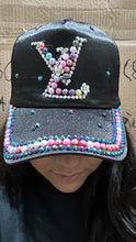 Cargar imagen en el visor de la galería, Gorra de dama decoración de perlas
