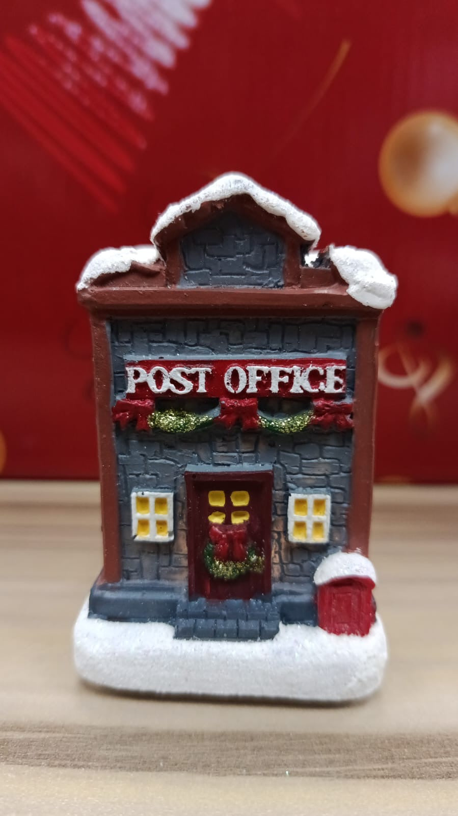 Casas Para Villa navideña con luces  4 pz material resina con baterías triple a no incluidas MOD ZS630