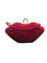 Cargar imagen en el visor de la galería, Bolsa de noche de cristal en forma de BESO MOD 62833
